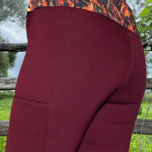Compass Bootcut Tights in Wine